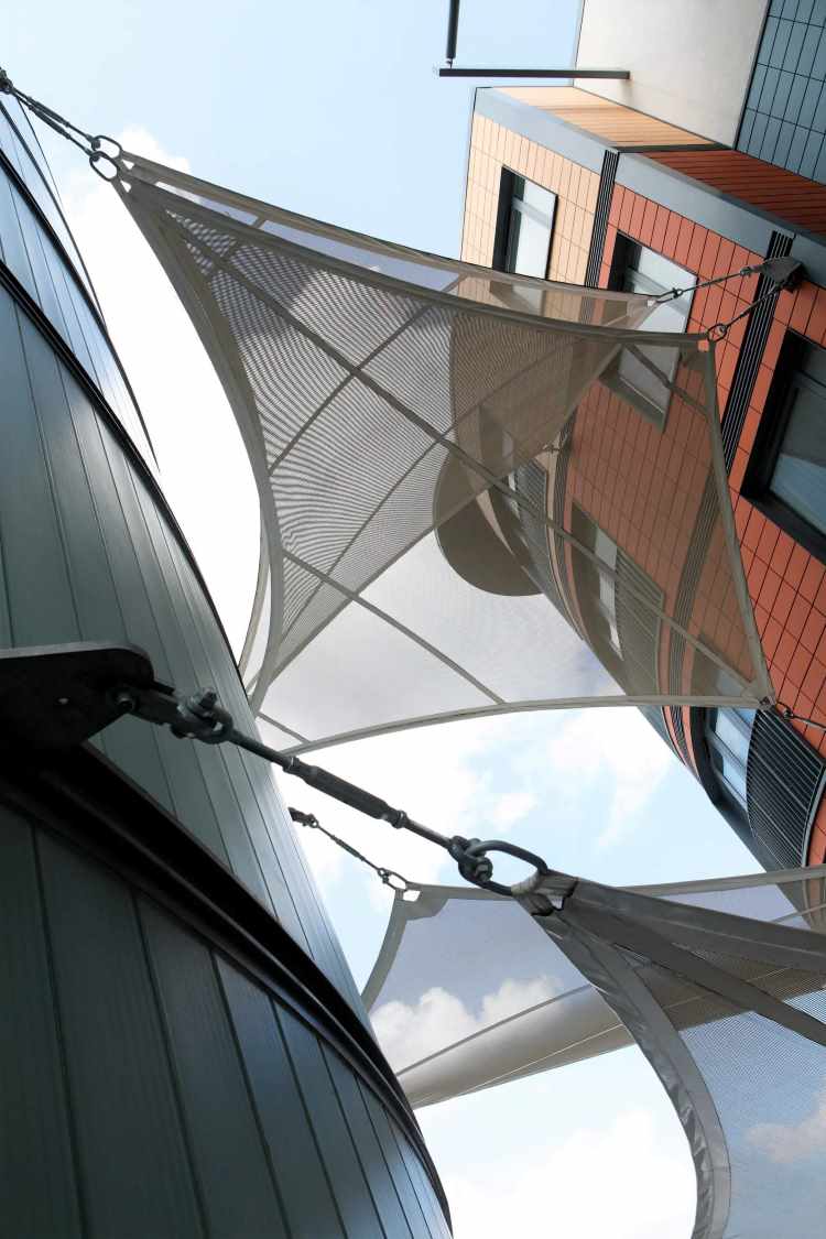 ETFE Air Filled Pillow Steel Canopy With PVC Cable Tensioned Fabric Membrane Above